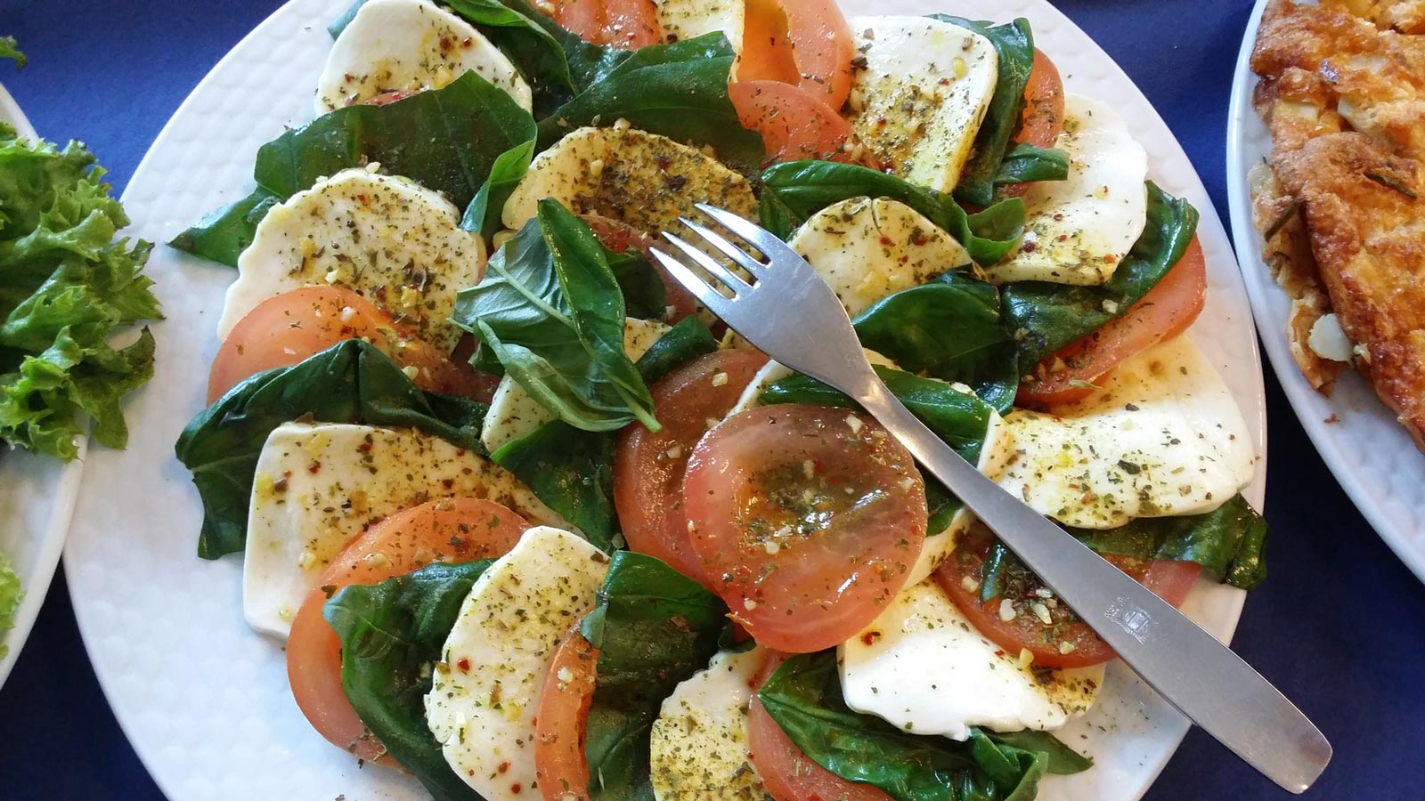 mediterranean food caprese salad