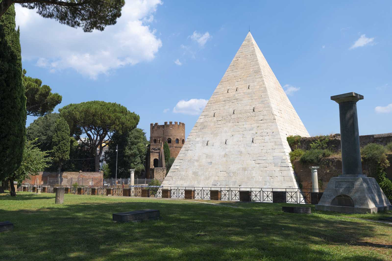 monuments in rome pyramid of cestius