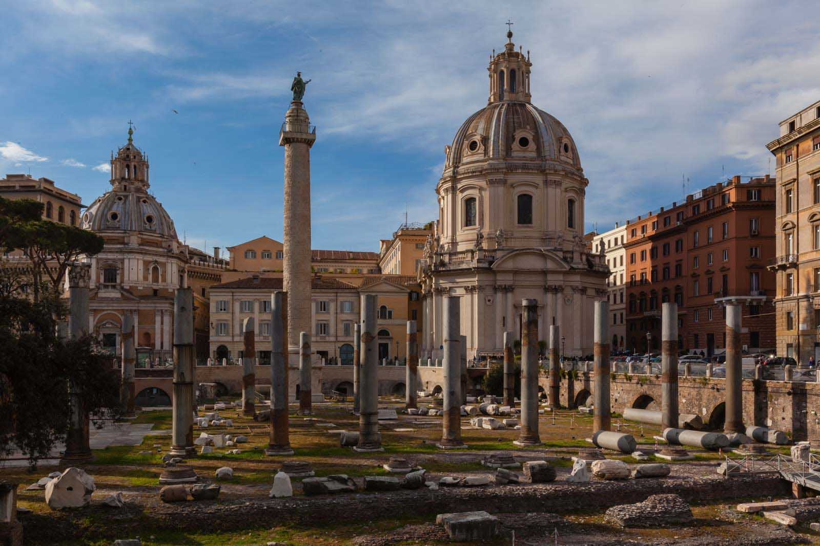 rome monuments trajan's column