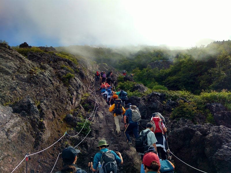 mount fuji trek crowds