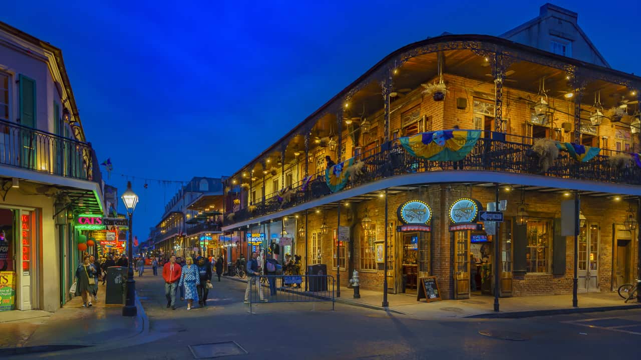 Орлеан. Орлеан Королевская улица. French Quarter New Orleans. Орлеан (Orleans). Панорама Орлеан.