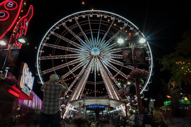 niagara falls road trip ferris wheel