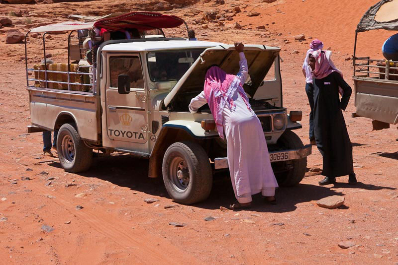 bedouins jeep nomads