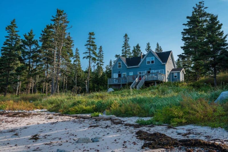 nova scotia accommodation beach