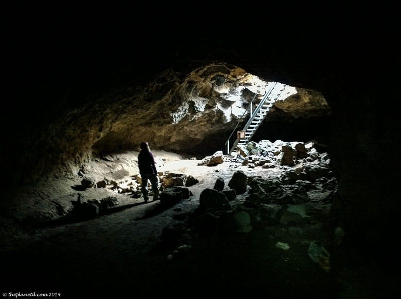 oregon lava tubes darkness