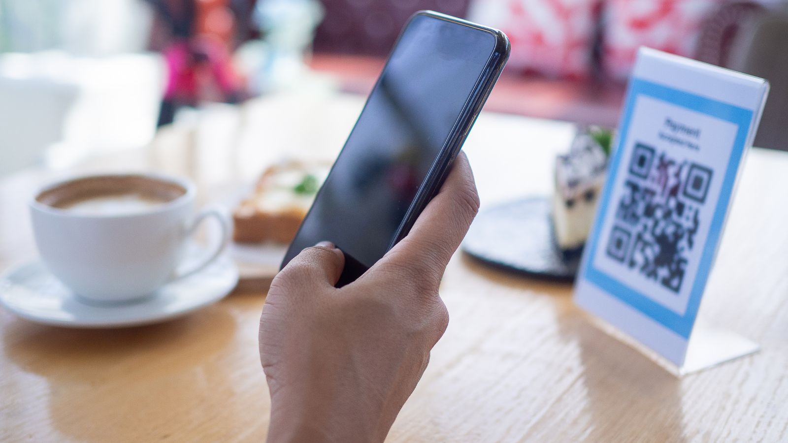 Don’t Scan This Abroad: The QR Code Travel Scam Tourists Miss