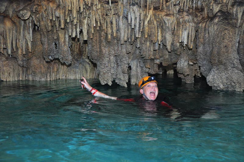 rio secreto swimming in small caves