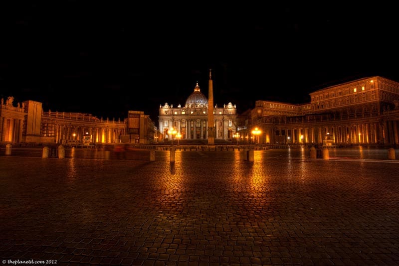 rome in photos Vatican at night