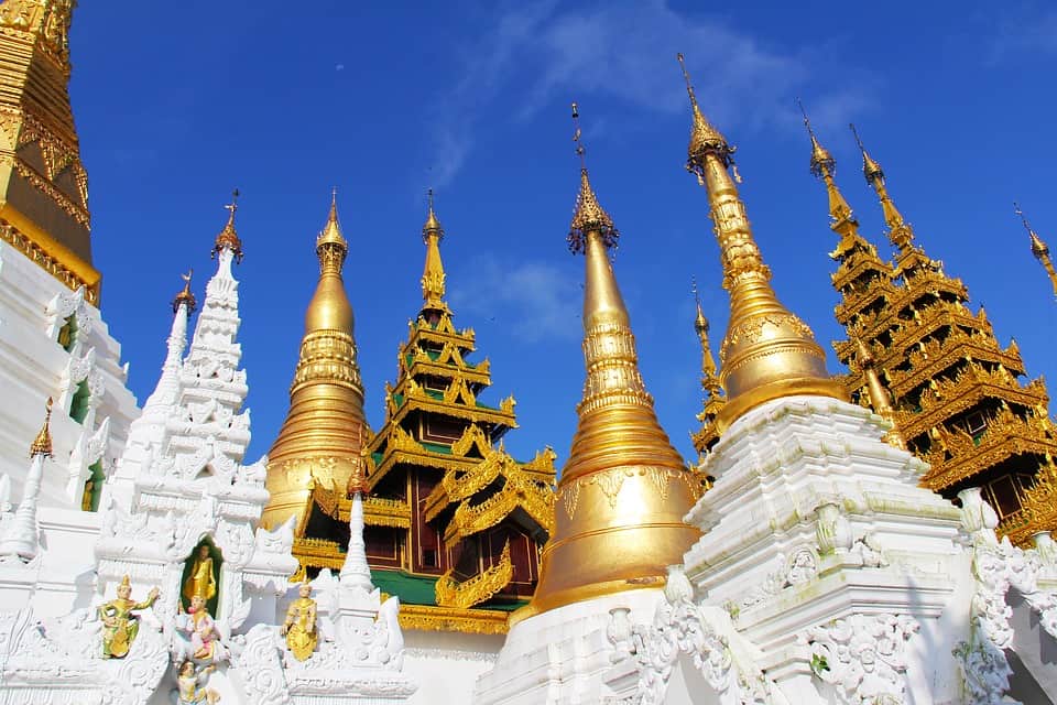 Myanmar: Love and Shwedagon Pagoda | The Planet D