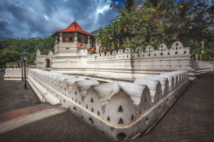 cool places to visit in sri lanka kandy