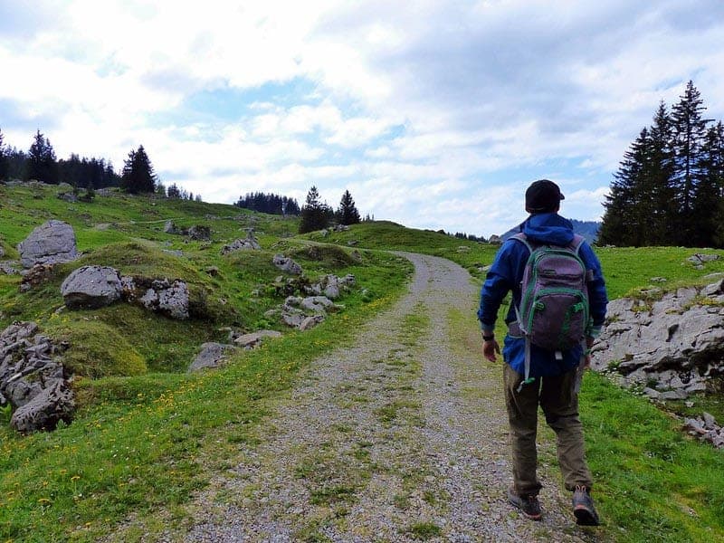 how to travel switzerland on a budget