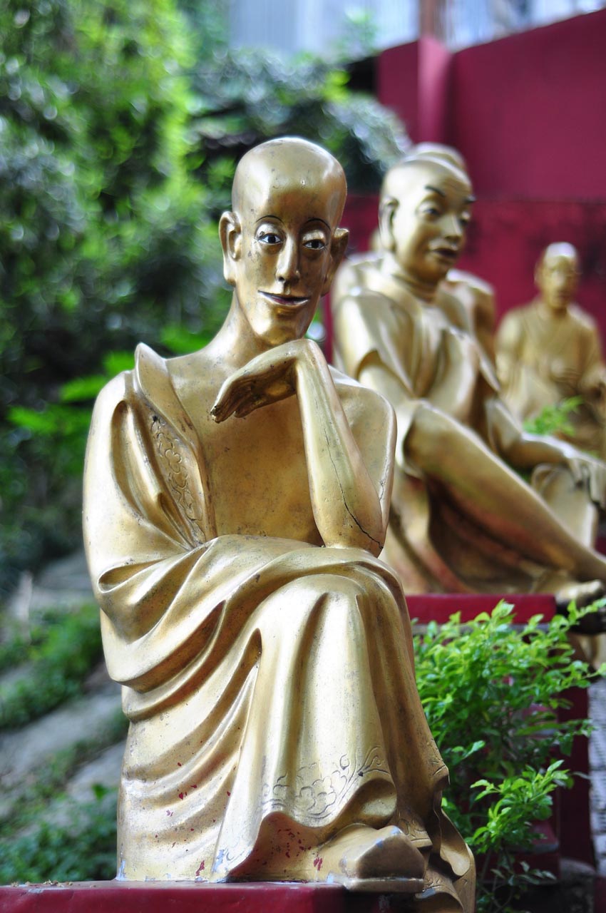 golden buddhas