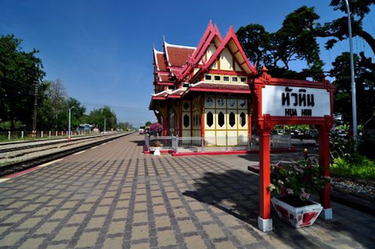 how to travel thailand | taking the train