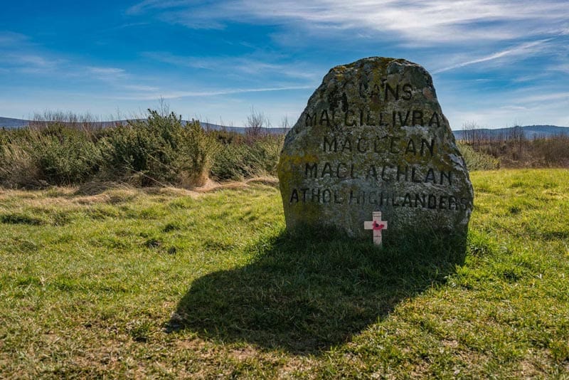 culloden battlefield clan memorial