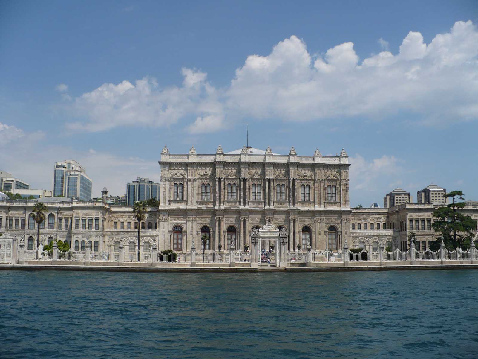 Best things to do in Istanbul Dolmabahce Palace