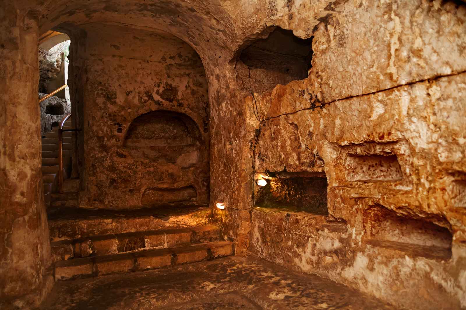 things to do in Malta St. Paul's Catacombs