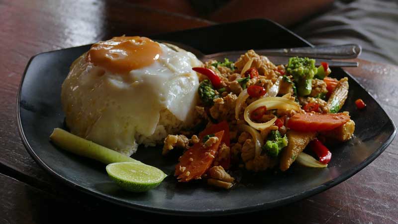things to do bangkok eat like a local