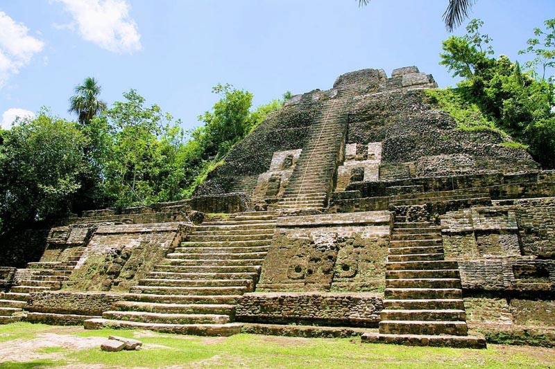things to do in belize island hop to ruins