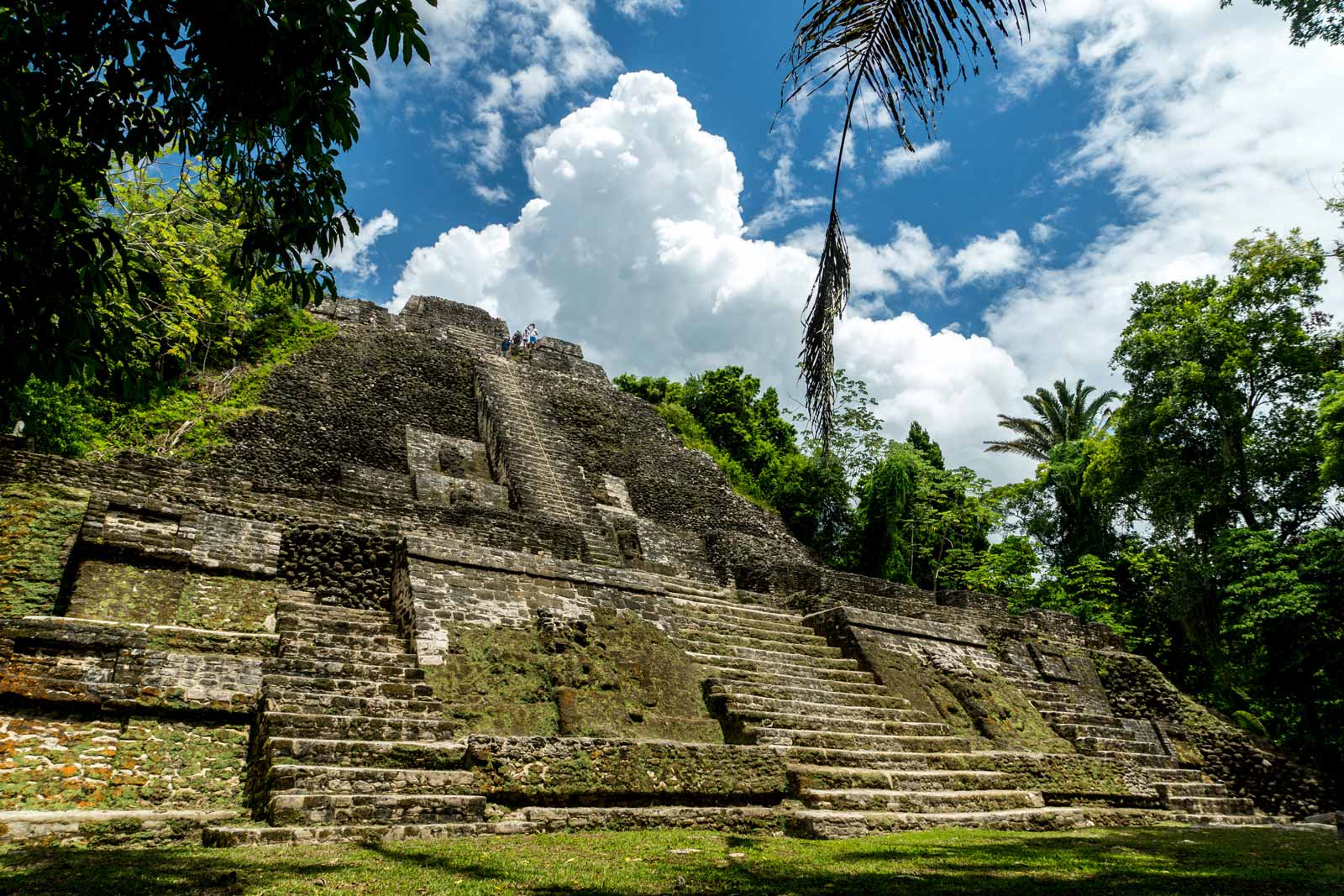 maya city of lamanai belize