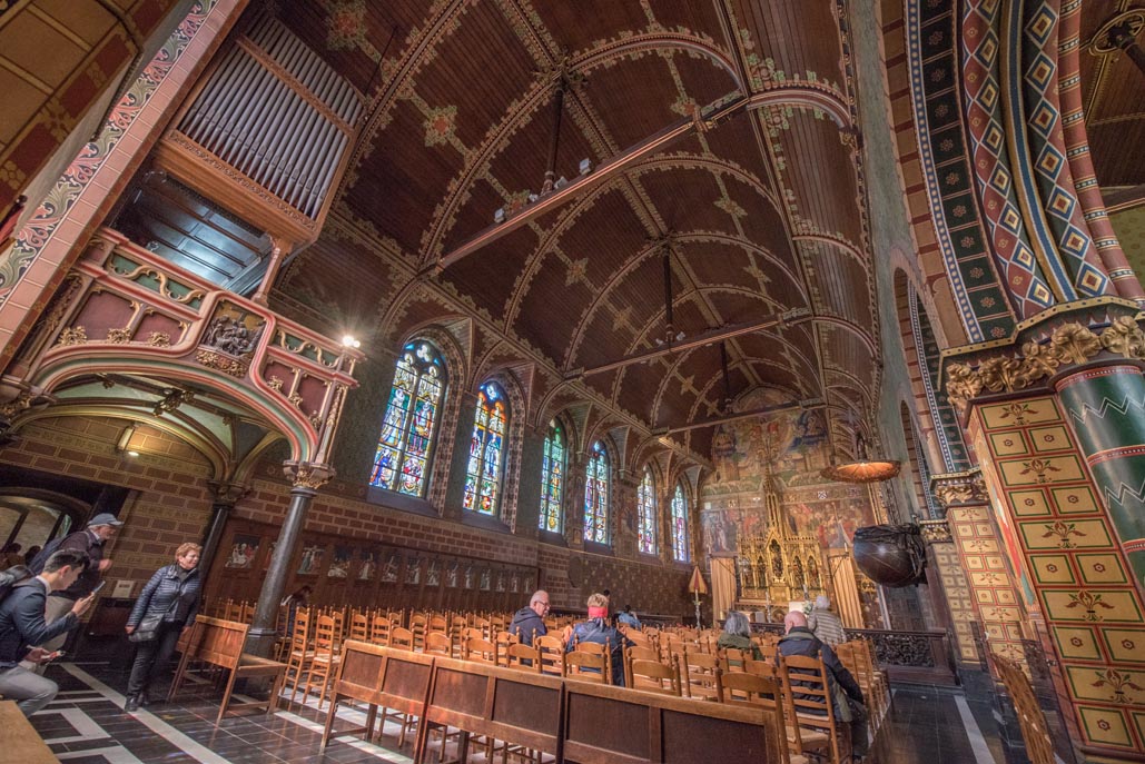 bruges attractions Basiliek van het Heilig Bloed basilica of the holy blood