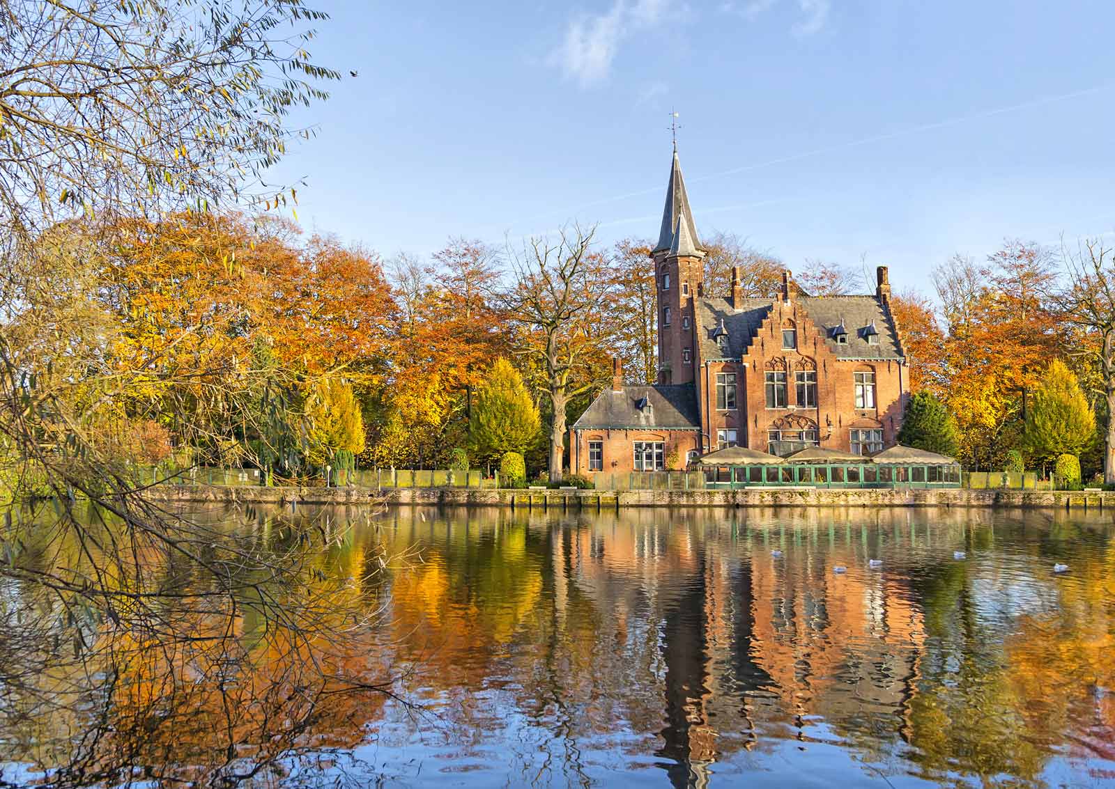 things to do in bruges minnewater park