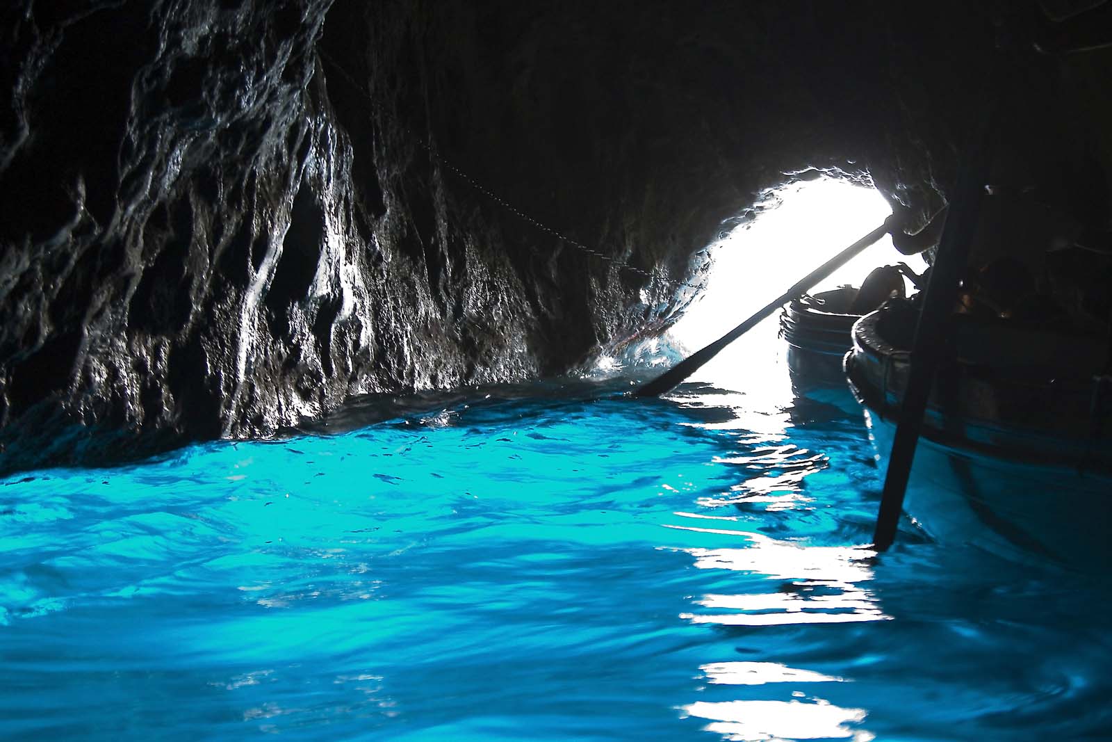 things to do in capri blue grotto