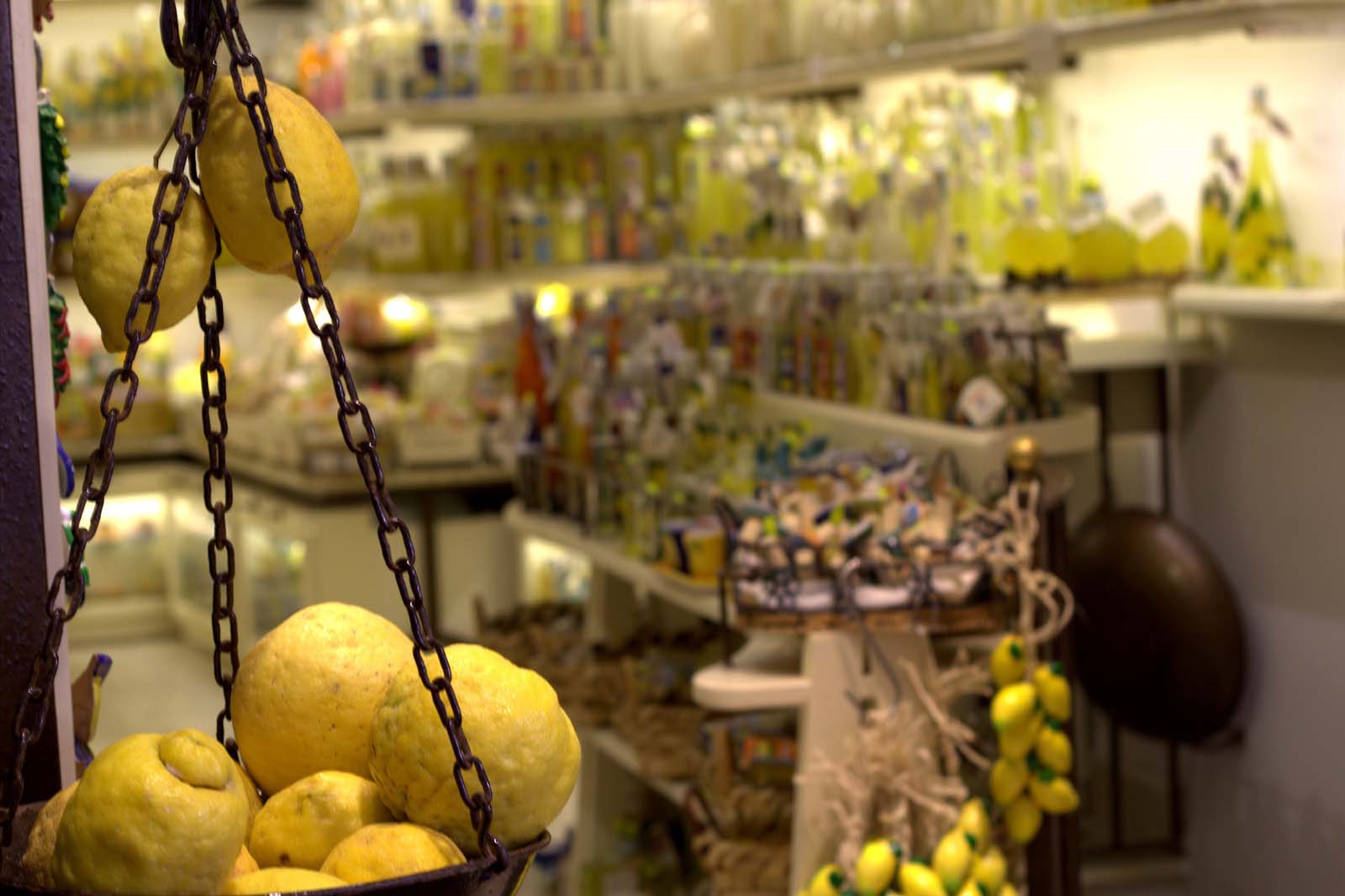 what to do in capri sample limoncello