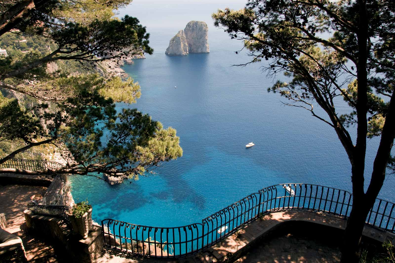 where to stay in capri