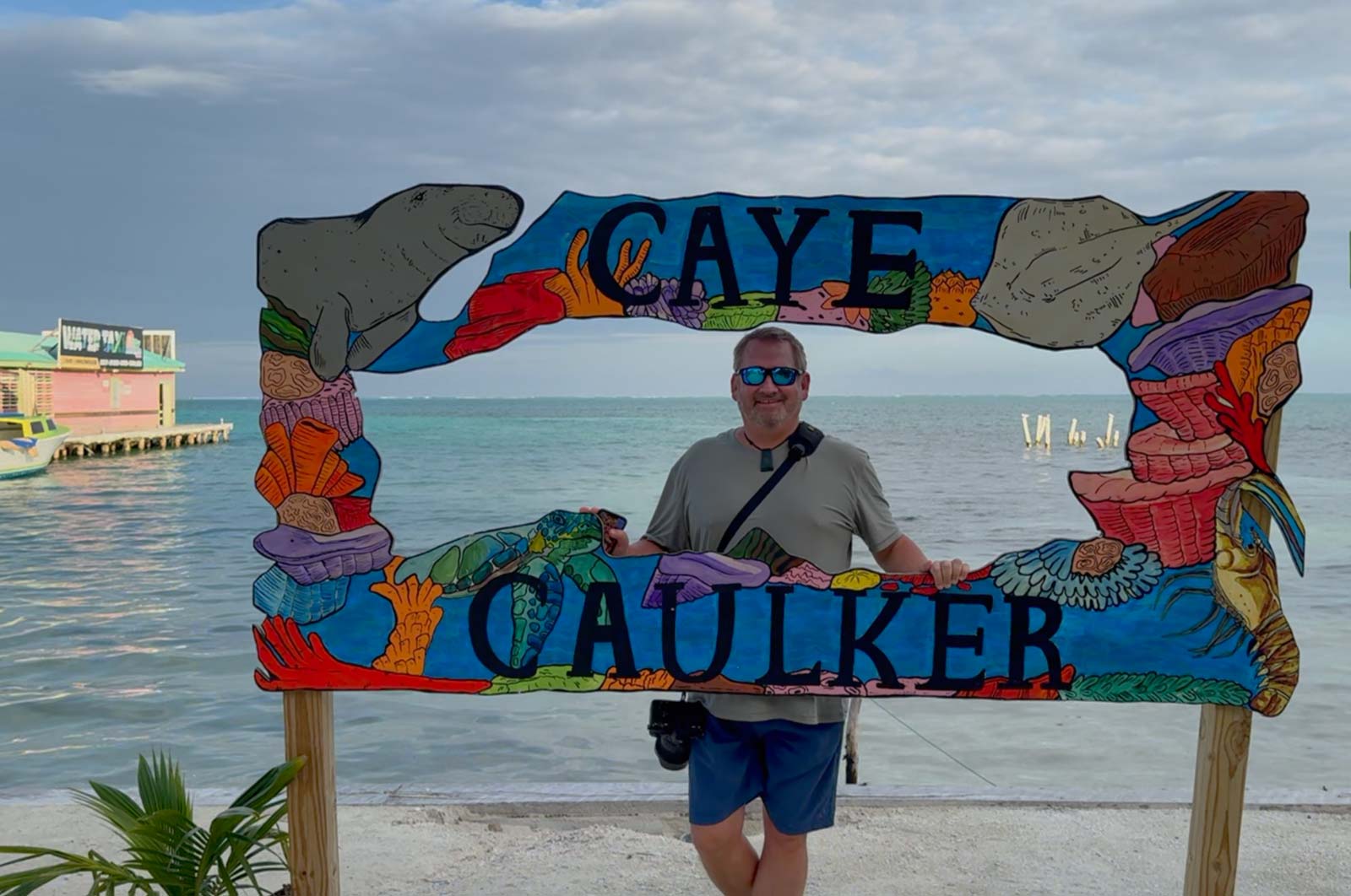things to do in caye caulker sign 2