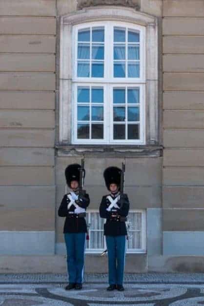 things to do in copenhagen changing guards