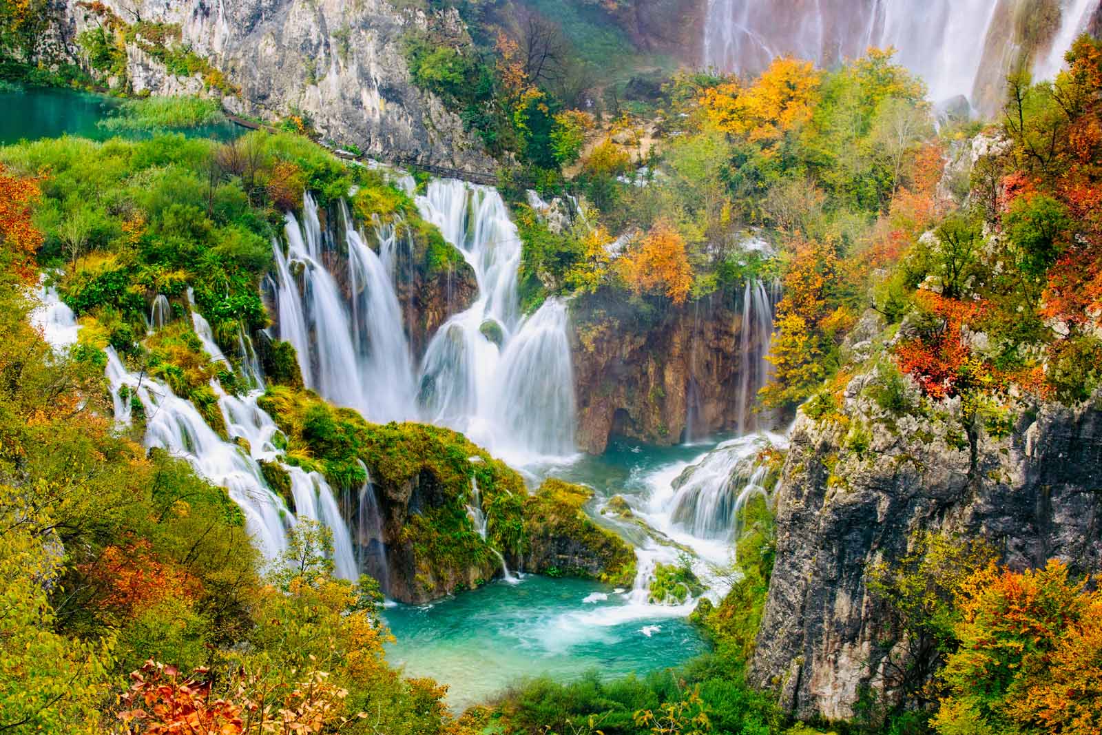 things to do in croatia Plitvice Lake National Park waterfalls