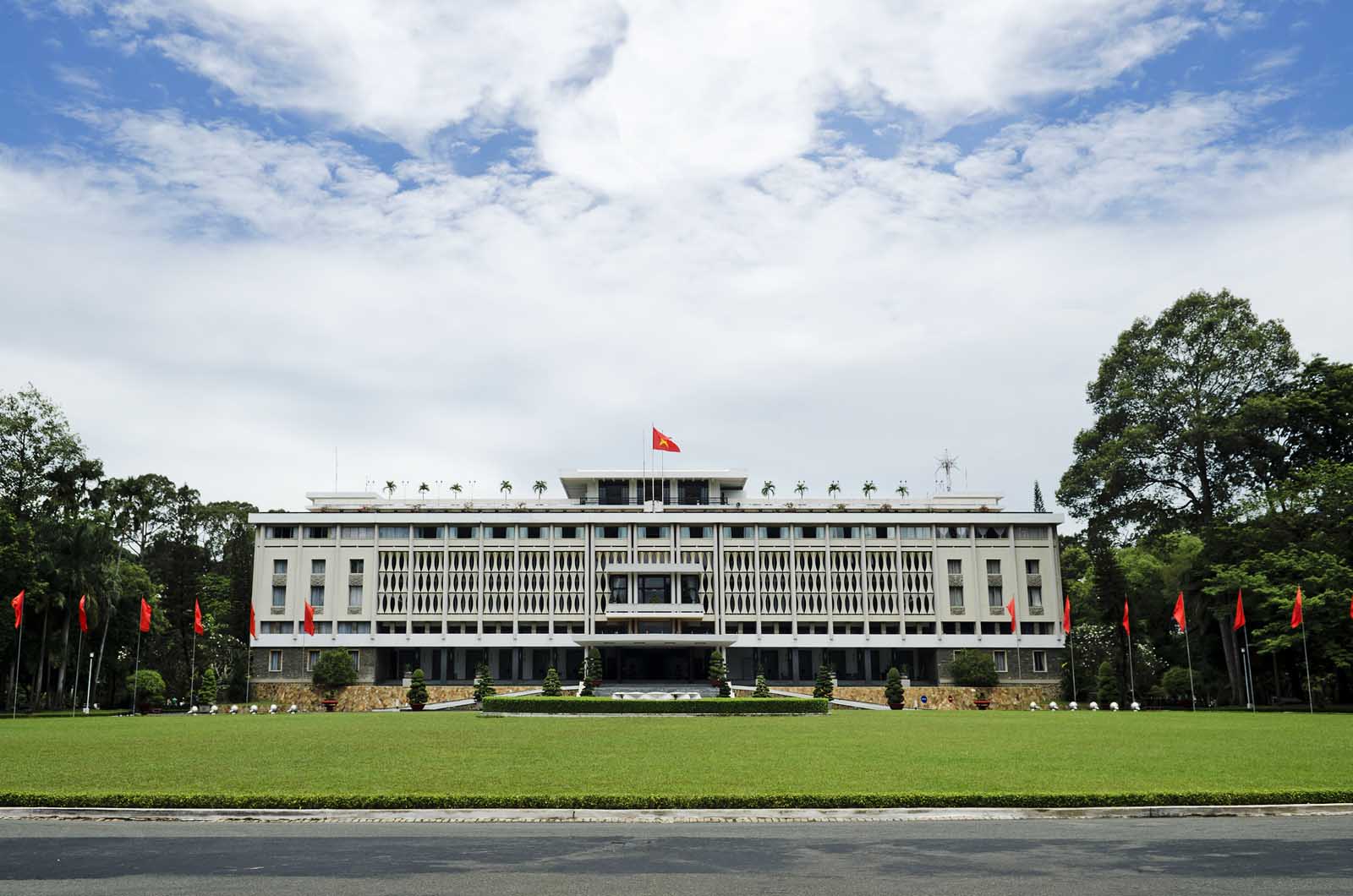 things to do in ho chi minh city reunification palace