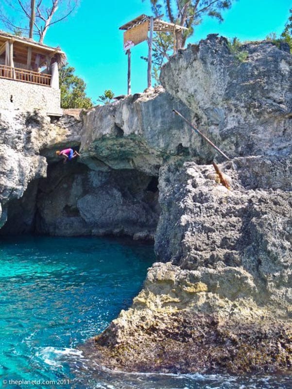 what to do in Jamaica cliff diving