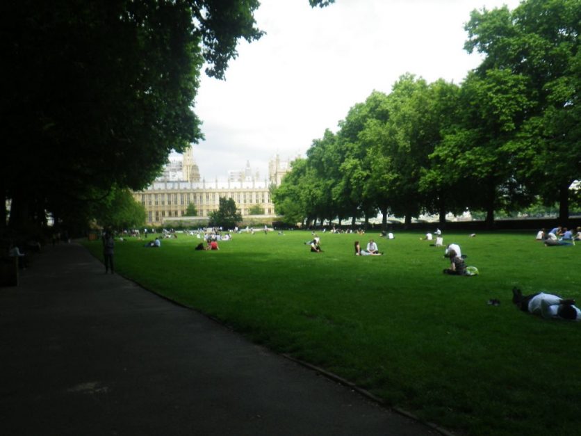 free things to do in london walk in St. James Park