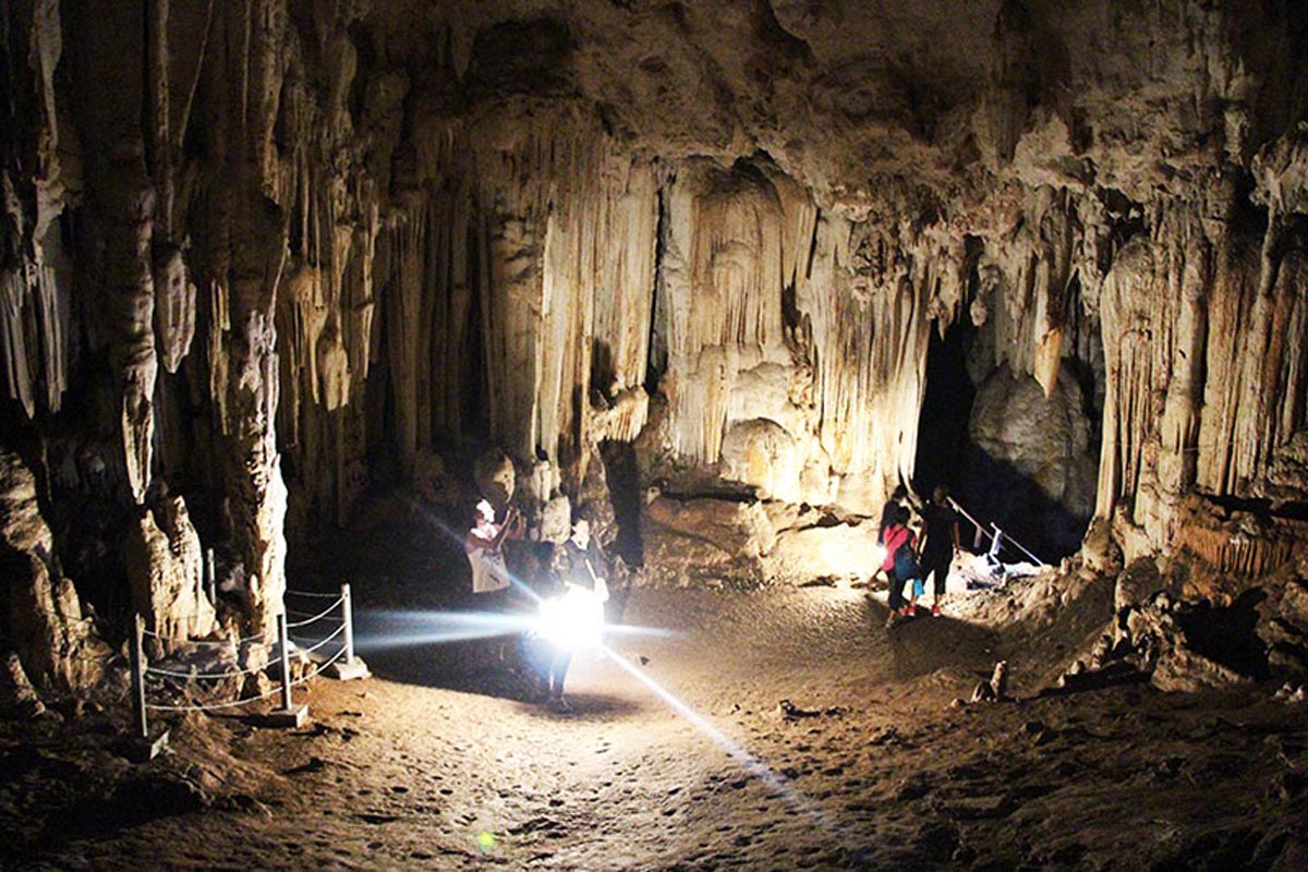 what to see in pai tham lod cave