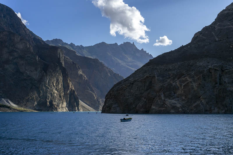 things to do in pakistan attabad lake