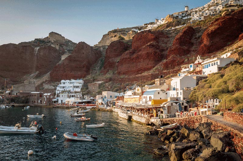 what to see in santorini | amoudi bay