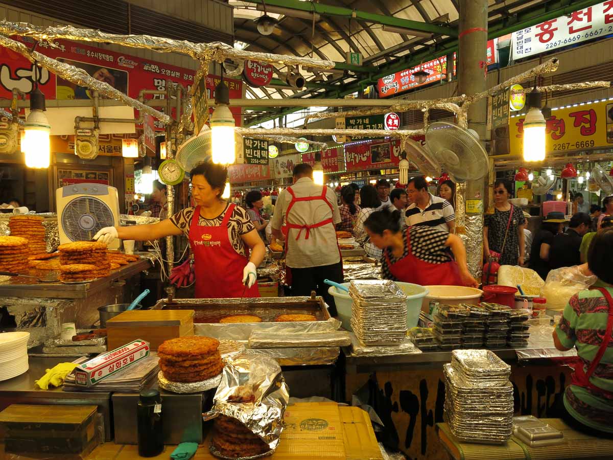 things to do in seoul gwangjang market