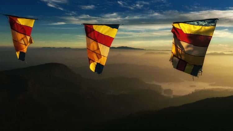 adams peak pilgrimage mountains | places to visit in sri lanka