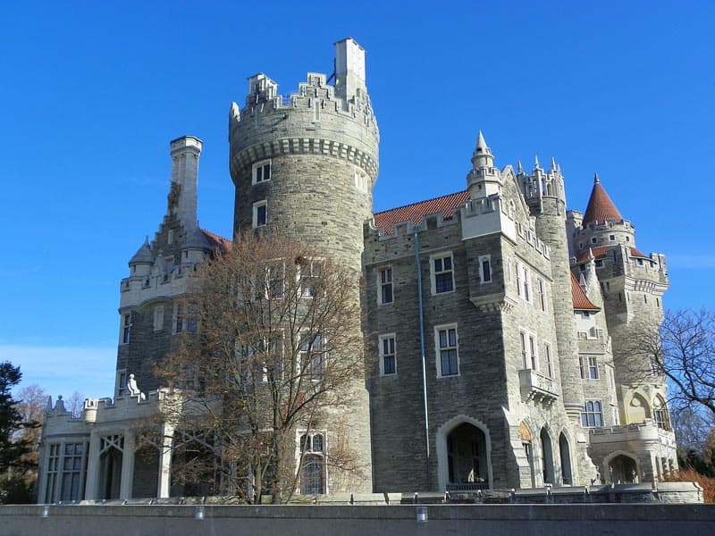 what to see in toronto casa loma