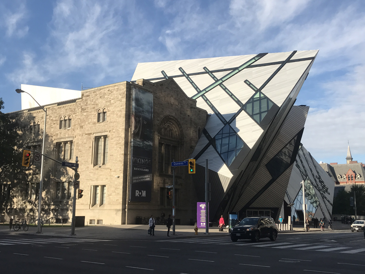 top toronto attractions Royal Ontario Museum