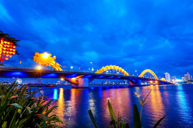 what to see in vietnam dragon bridge