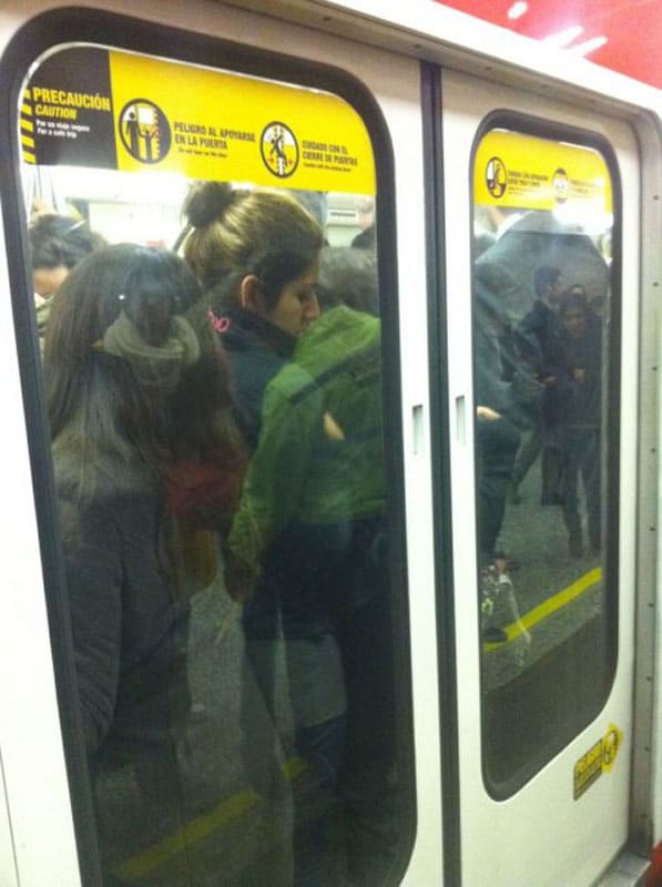 travel scams metro