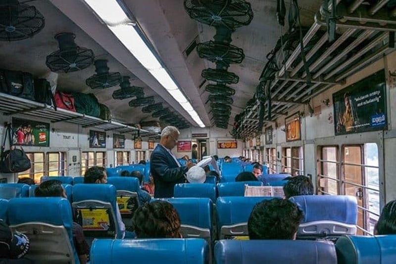 travel scams train travel