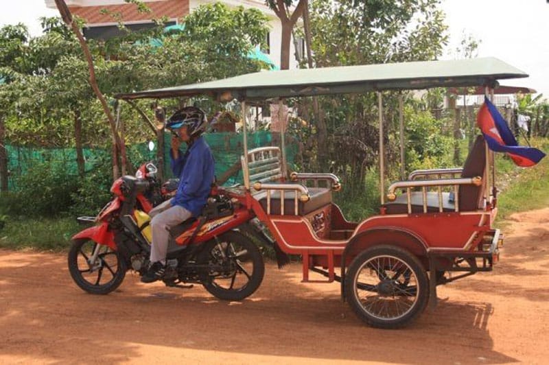 travel scams tuk tuk