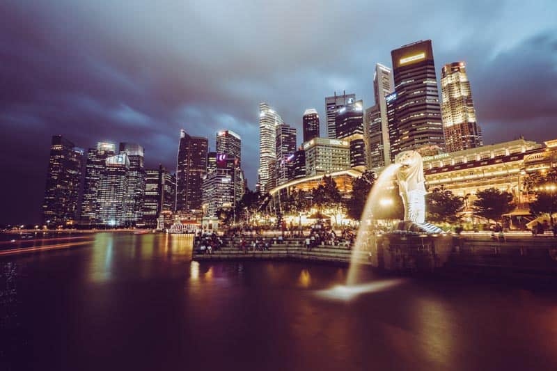 travel singapore like a local featured image