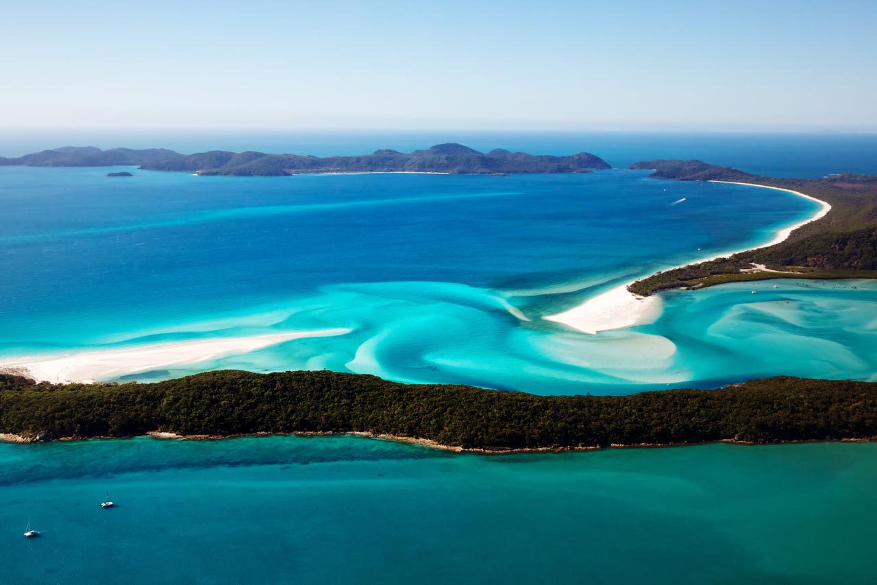 amazing tropical islands whitsundays in Australia