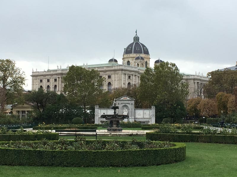 what to see in vienna mozarts grave