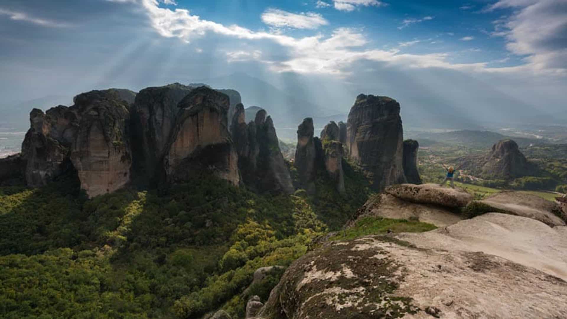Superb viewpoints of Meteora along the road