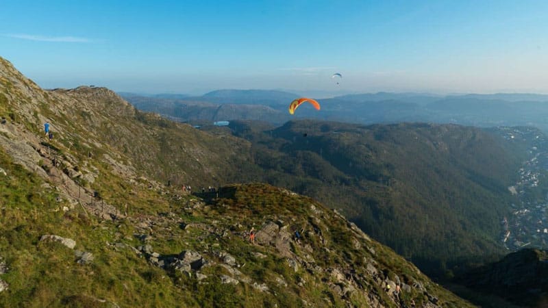 bergen dingen om te doen paragliding